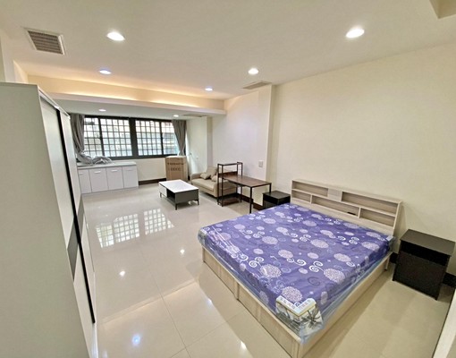 整棟新蓋大間✅租補✅貓咪✨獨洗曬✨流理臺✨機車位✨文心大買家 - Image 1