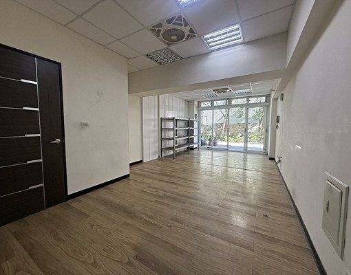 世界盃一樓~倉庫方便 - Image 5