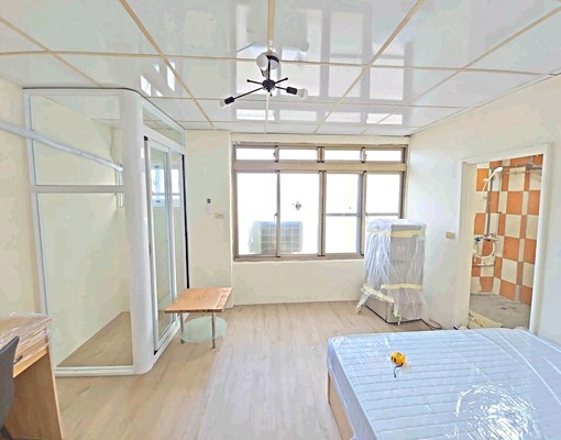 巨蛋、高鐵商圈大套房,有陽台,要爬樓梯 - Image 9