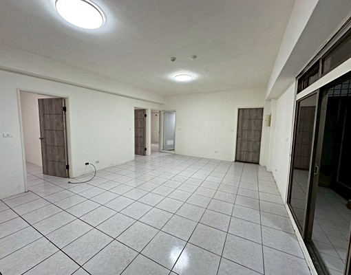 楊梅國中、五楊高架可外籍宿舍可報稅電梯含管正三房 - Image 2