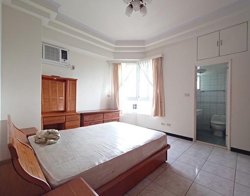 南區中山醫愛買大慶商圈,大空間景觀四房 - Image 9