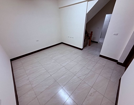 三民區醒目燙金三角窗/大面寬店面/全新整理/可當住家 - Image 10