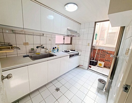 近園區新莊車站旁屋況好樓中樓美3房租金含管理費平面車位 - Image 8