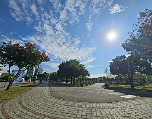 天闊-南興公園~機捷跟東山商圈3+1房▲雙車位 - Image 2