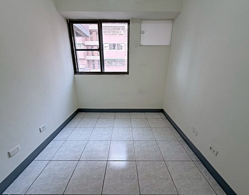 大鵬新城-可寵租補四房有平車 - Image 4