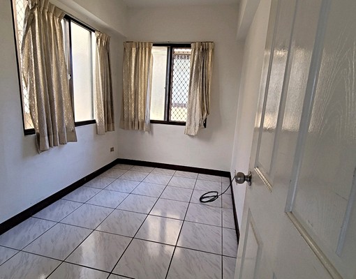 中興游泳池旁,3房2廳2衛,有車位可租 - Image 5