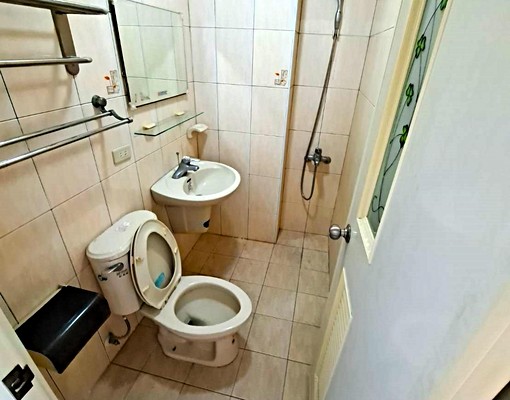 高醫套房包網路第四台公電★近火車站/熱河商圈/後驛捷運 - Image 8