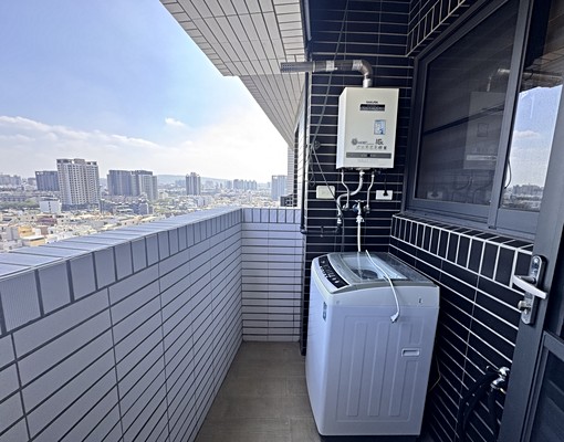 高大特區溫馨兩房兩衛(出租) - Image 12