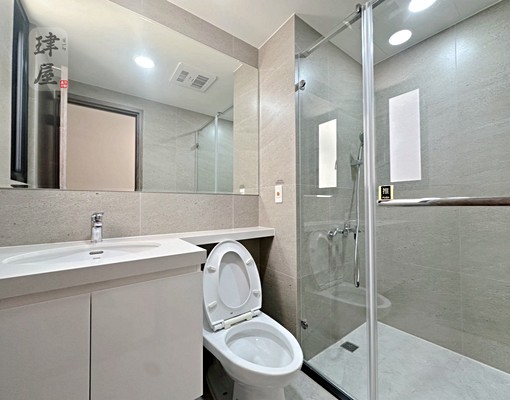 全新未入住中山醫大慶商圈南區愛買採光三房附平車 - Image 4