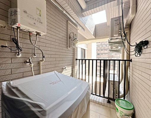 全新未入住中山醫大慶商圈南區愛買採光三房附平車 - Image 11