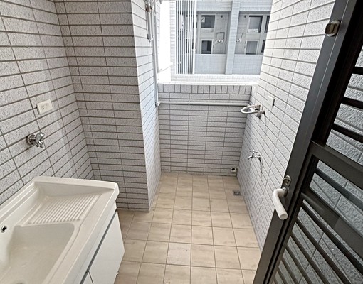 LALAPORT旁全新兩房附大露臺採光優平車|浩瀚湖濱城 - Image 8