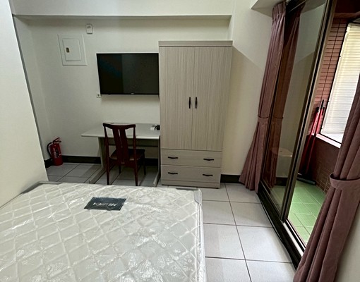 【土帝公社宅】大灣套房出租,獨立陽台室內停車 - Image 3