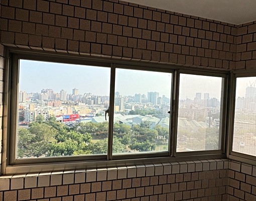 近巨蛋百貨自由黃昏市場,全新裝修美學住宅 - Image 12