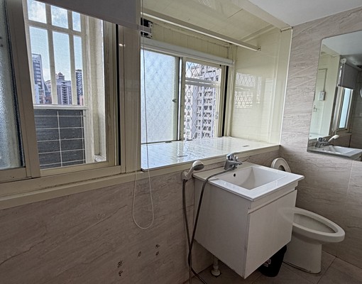 ★超值電梯2房2衛有裝潢★可租補可寵可伙★有對外窗★非分租 - Image 4