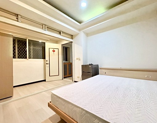 龍山寺站獨立套房‧獨洗外推窗‧台電計價‧含網路第四台 - Image 3