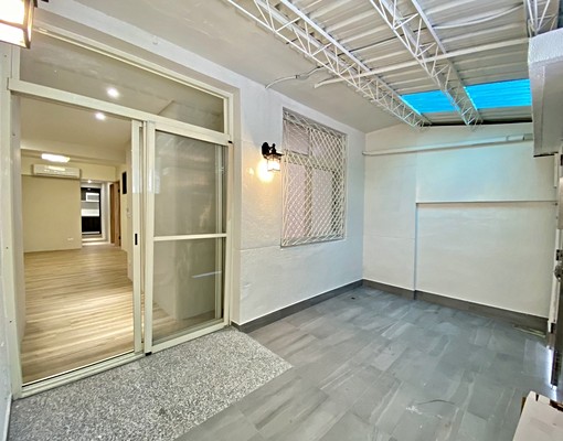 萬隆捷運站精裝一樓 - Image 1