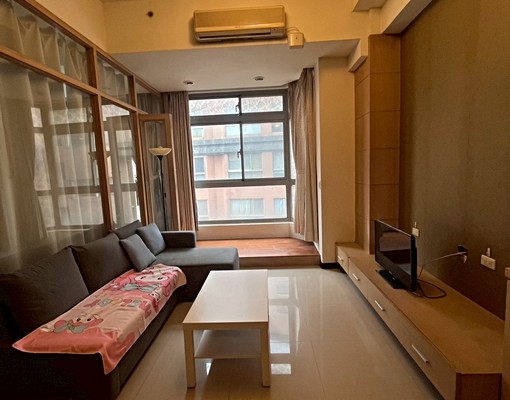 免仲介費🌟近長榮大樓CP高1+1房🌟採光佳可租補 - Image 1