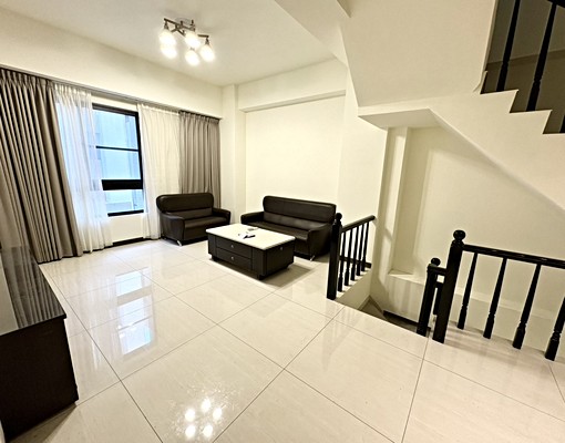 整棟別墅家庭首選|4房5衛|雙租補|學區生活機能佳 - Image 1