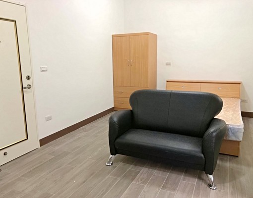 有獨立陽台洗衣機沙發家具全近捷運站套房 - Image 7