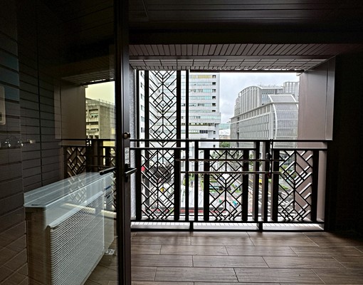 【台北小巨蛋】全新大樓、美裝潢,附基本家具家電 - Image 9