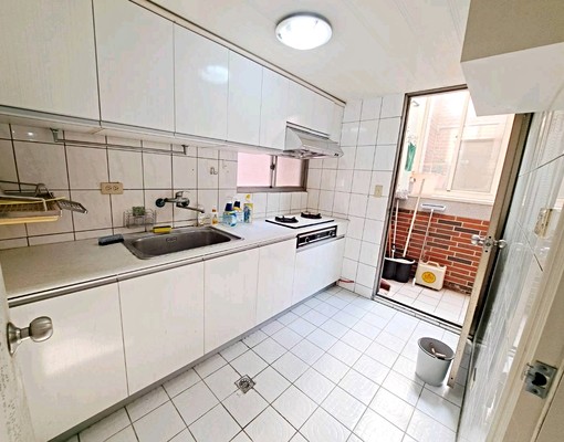 最晚6/1起租關新路新莊車站旁社區型警衛管理生活機能好 - Image 4