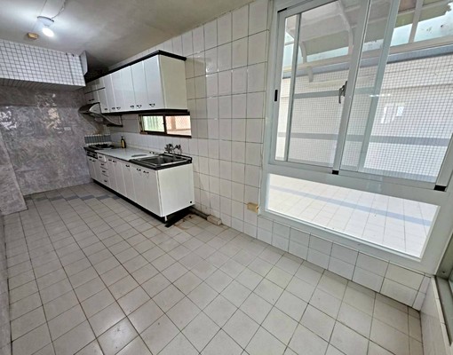 🏠東區精華地段✨稀有電梯樓中樓✨6房大空間🐾可寵🍳可伙 - Image 5