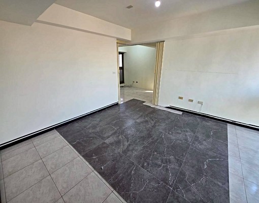 🏠東區精華地段✨稀有電梯樓中樓✨6房大空間🐾可寵🍳可伙 - Image 8