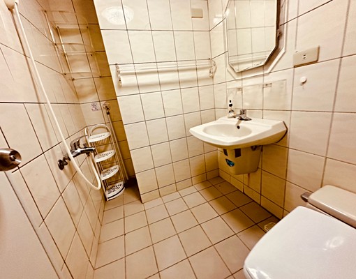 東門/電梯/台水電/管理員/陽台/大空間/採光佳 - Image 7