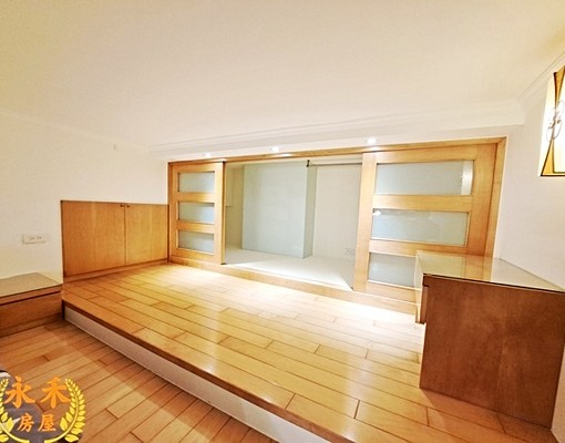 民權西路站旁.精緻挑高3米6有陽台 - Image 9