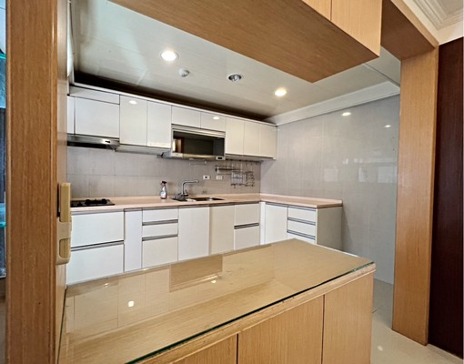 北屯大空間五房平車兩衛浴✅租補戶籍✨逢甲敦化水湳公園✨ - Image 6