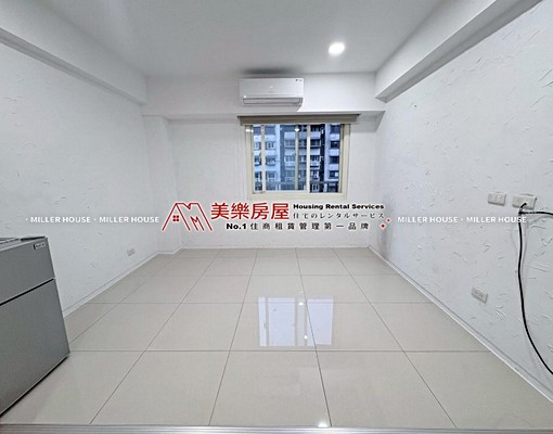 美樂*忠孝復興/敦化*東區空屋一房*可住可辦*有陽台*採光佳 - Image 1