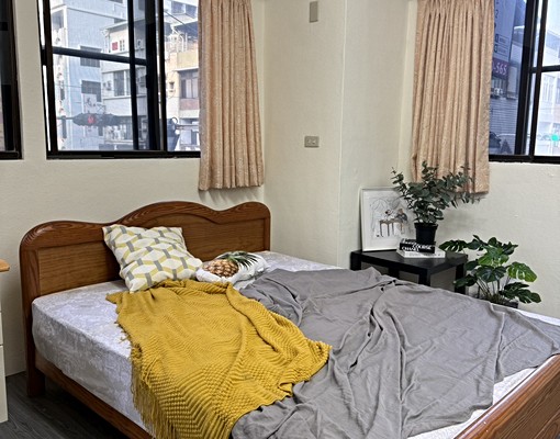 高雄小余🐟中央公園│漢神百貨│高雄流行音樂中心│分租套房 - Image 1