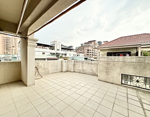 逢甲商圈整棟別墅✨大空間好運用✨家具電全配 - Image 8