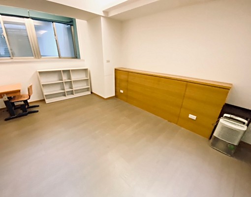 捷運大安🌻正2大房🌻電梯租案🌻保全管理🌻垃圾代收 - Image 6