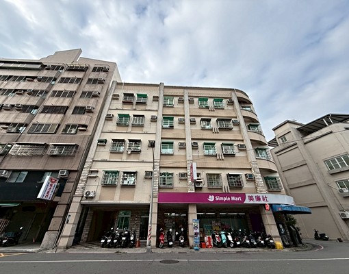 鼎貴路文藻金典樓中樓一房一廳 - Image 1