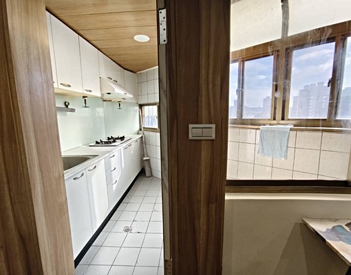 3房/2廳2衛/1陽台近巨城,新竹火車站屋況新 - Image 8