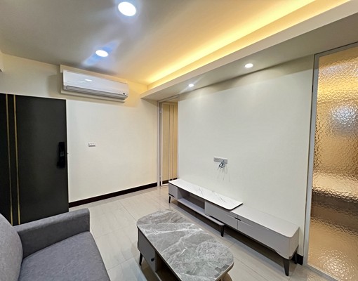 府中、免爬高全新裝潢大套房有車位採光機能強 - Image 2