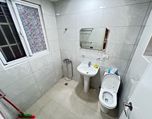 府中、免爬高全新裝潢大套房有車位採光機能強 - Image 12