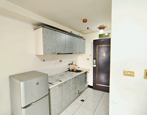 市中心電梯套房有陽台有管理有垃圾代收 - Image 3