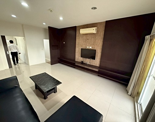 ✨全新整理✨超大正一房✨陽台獨洗✨獨立廚房✨近南紡✨秒殺 - Image 1