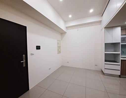 國門巨星全新裝潢景觀一房/可租補 - Image 3