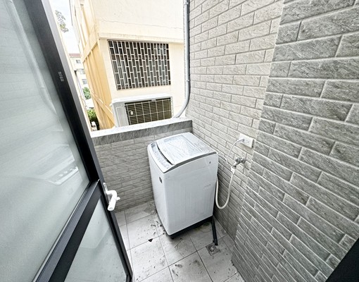 近高鐵站★陽台獨洗曬★衛浴開窗★電梯套房 - Image 4