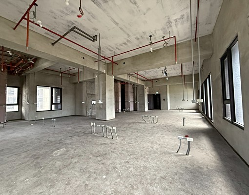 📌副都心毛胚空間📌可餐廳、電梯、大露臺、可隔兩衛📌車位 - Image 1