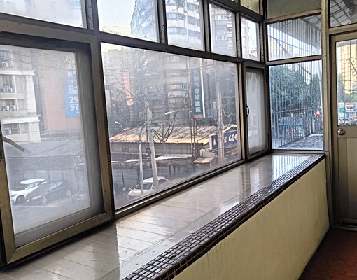 大坪數套房含家具獨立門戶有廚房近捷運有陽台近國民運動中心 - Image 10