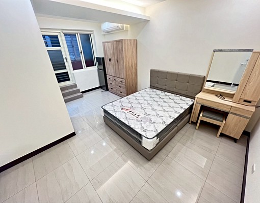 府中❣️免爬高平面停車獨立陽台洗曬氣密窗~對外窗採光通風 - Image 1