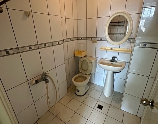 金山街竹科台電可租補稀有瓦熱CP值高室內機車 - Image 4