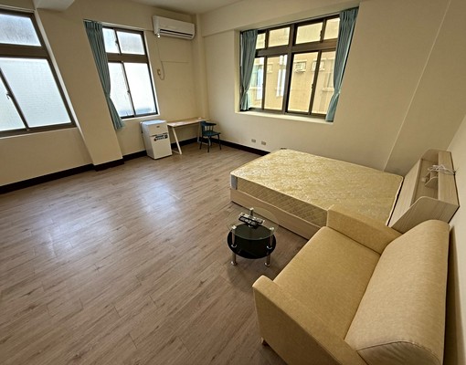 竹科台電計價金山街獨洗大坪數裝潢木地板 - Image 1