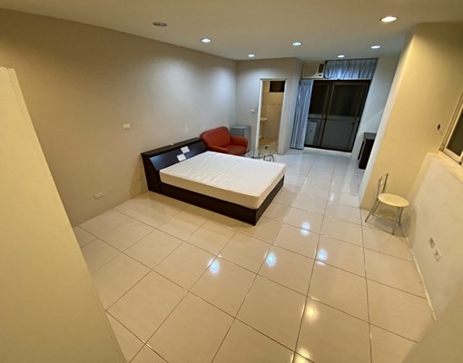 南屯文心森林豐樂秀泰🌟可租補🌟超級大套房🌟陽台獨洗曬 - Image 1