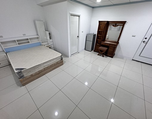 近A21捷運站/可租補/可外籍//凸窗可曬衣/全新傢俱 - Image 3