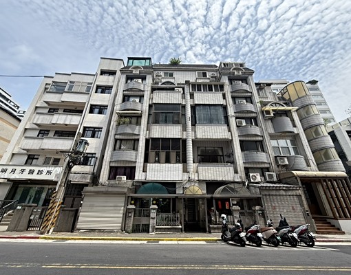 北投捷運電梯樓中樓3房+平面車位 - Image 1